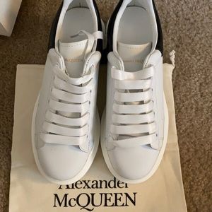 Alexander McQUEEN sneakers .